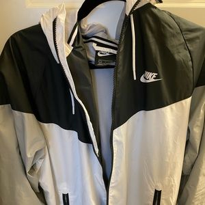 Nike windbreaker size L